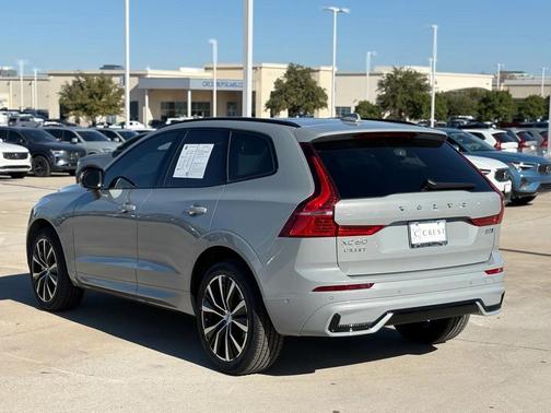 2025 Volvo XC60 B5 Plus