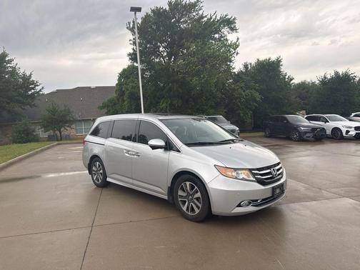 Alabaster Silver Metallic 2014 Honda Odyssey Touring