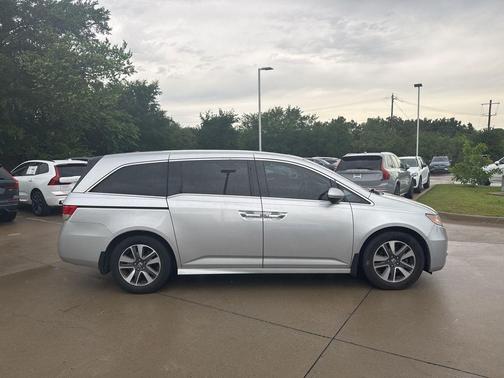 Alabaster Silver Metallic 2014 Honda Odyssey Touring