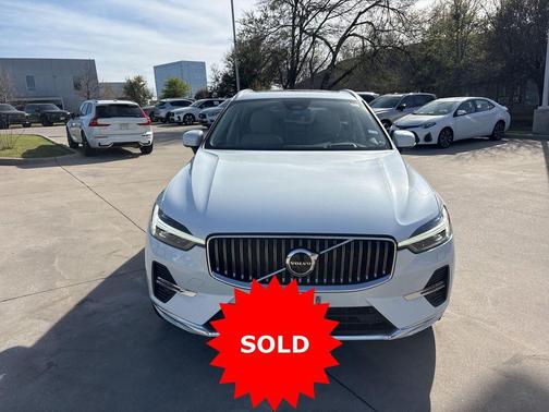 2023 Volvo XC60 B5 Ultimate Bright Theme