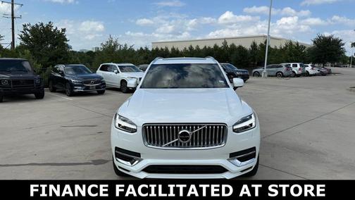 Crystal White Metallic 2025 Volvo XC90 Plug-In Hybrid T8 Ultra
