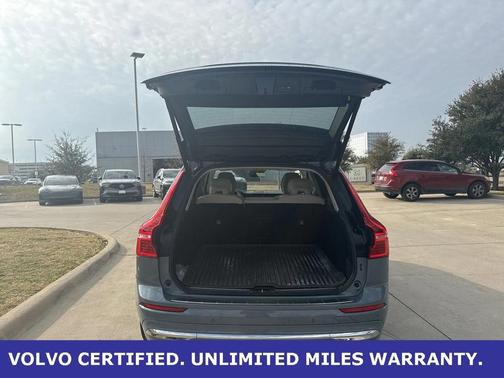 2023 Volvo XC60 B5 Plus Bright Theme