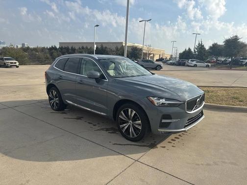 2023 Volvo XC60 B5 Plus Bright Theme