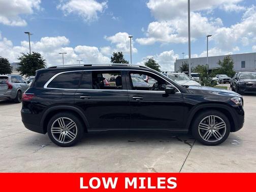 Black 2025 Mercedes-Benz GLS 450 4MATIC