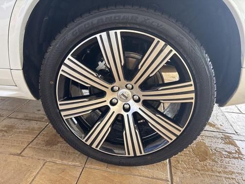 White 2024 Volvo XC90 Ultimate