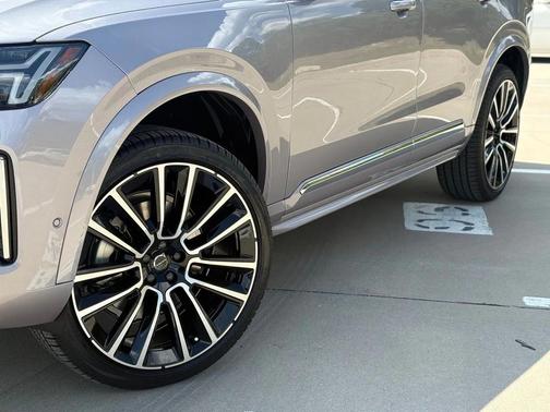 2026 Volvo XC90 B6 Plus 6-Seater