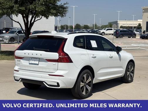 2023 Volvo XC60 Recharge Plug-In Hybrid T8 Plus Dark Theme