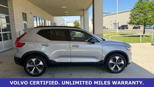 Silver Dawn Metallic 2025 Volvo XC40 B5 Plus Dark Theme