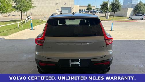 Silver Dawn Metallic 2025 Volvo XC40 B5 Plus Dark Theme