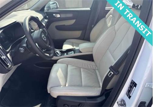 2023 Volvo XC40 B5 Plus Bright Theme