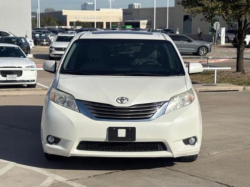 2017 Toyota Sienna XLE Premium