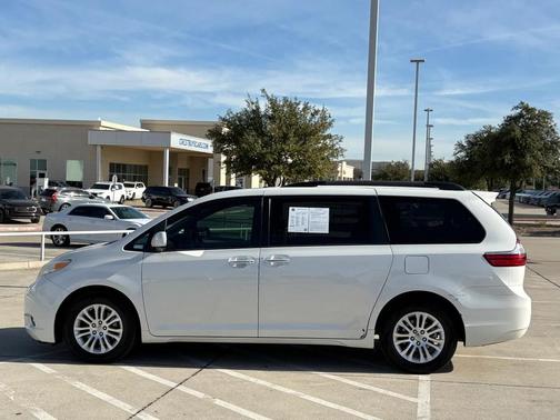 2017 Toyota Sienna XLE Premium