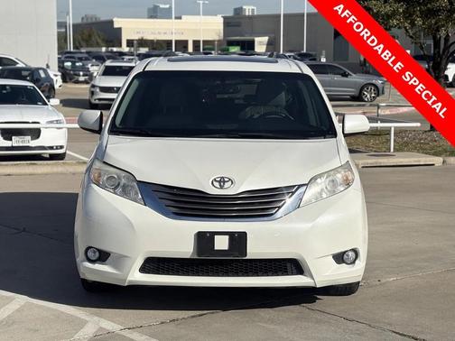 2017 Toyota Sienna XLE Premium