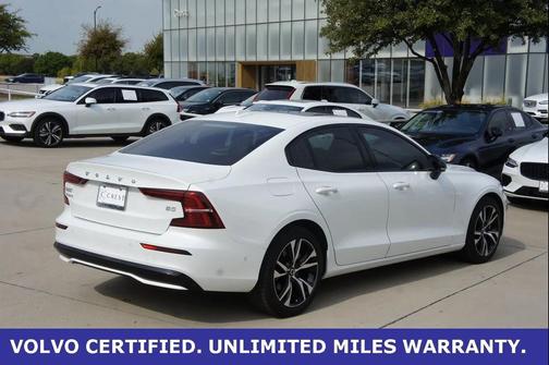 2023 Volvo S60 B5 Plus Dark Theme
