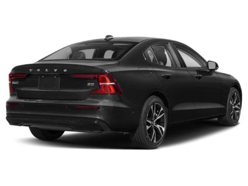 2023 Volvo S60 B5 Plus Dark Theme