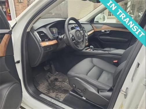 2024 Volvo XC90 B6 Plus Bright Theme
