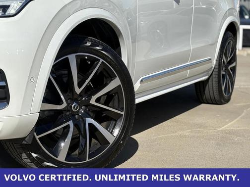 2024 Volvo XC90 B6 Plus Bright Theme