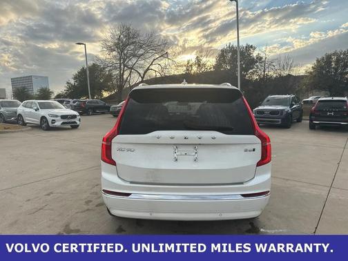 2024 Volvo XC90 B6 Plus Bright Theme