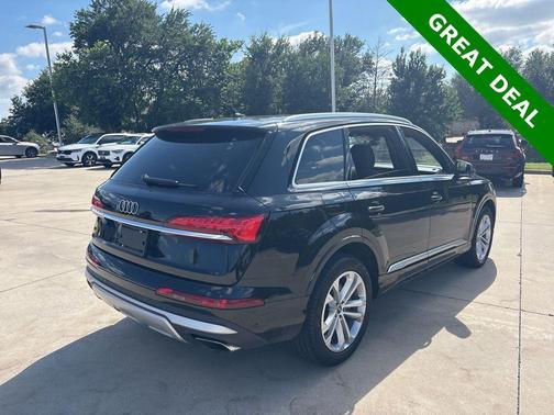 Mythos Black Metallic 2025 Audi Q7 55 Premium Plus
