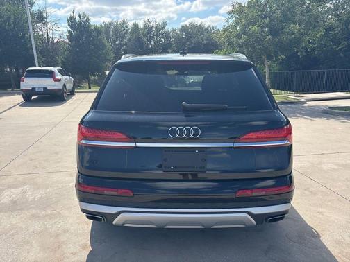 Black 2025 Audi Q7 55 Premium Plus
