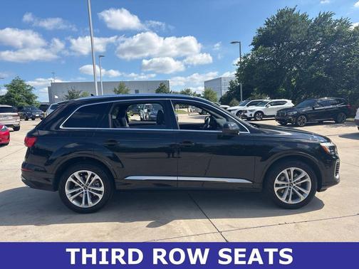 Mythos Black Metallic 2025 Audi Q7 55 Premium Plus