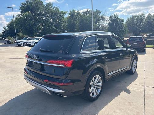 Black 2025 Audi Q7 55 Premium Plus