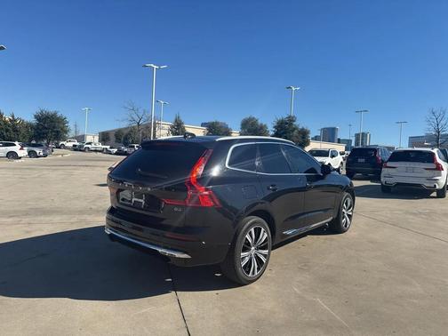 2023 Volvo XC60 B5 Plus Bright Theme