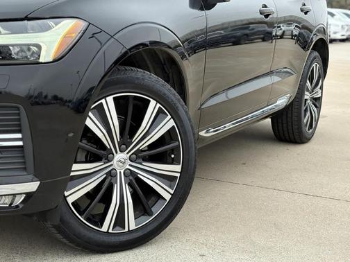 2023 Volvo XC60 B5 Plus Bright Theme