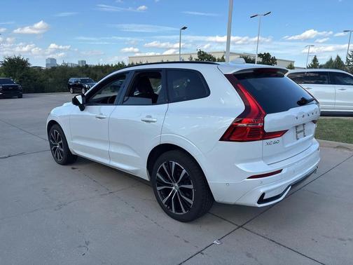2025 Volvo XC60 B5 Plus