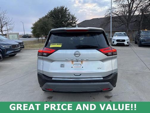 2022 Nissan Rogue SV