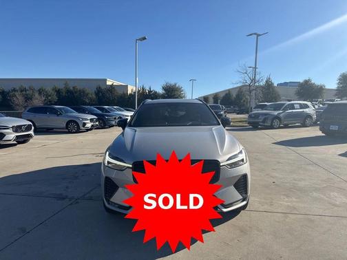 2024 Volvo XC60 B5 Ultimate Dark Theme