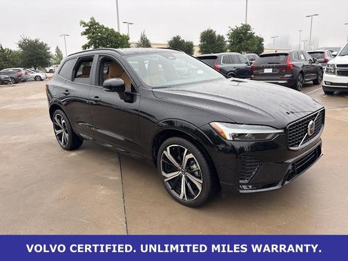 Onyx Black Metallic 2025 Volvo XC60 B5 Ultra