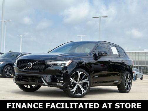 Onyx Black Metallic 2025 Volvo XC60 B5 Ultra