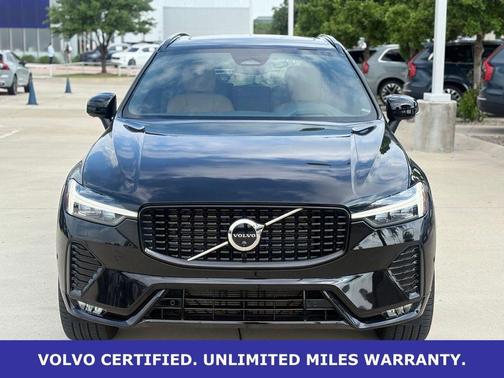 Onyx Black Metallic 2025 Volvo XC60 B5 Ultra
