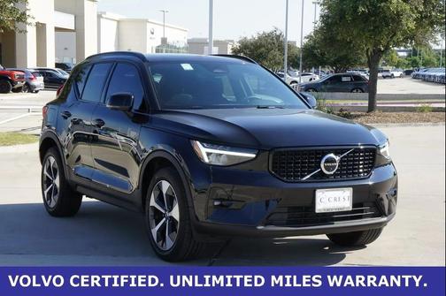 2025 Volvo XC40 B5 Plus Dark Theme