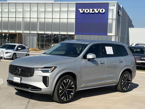 2025 Volvo XC90 B6 Plus 7-Seater