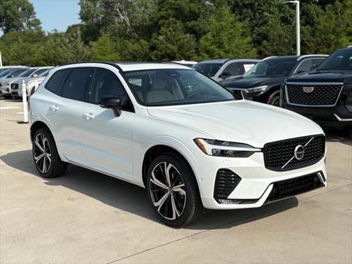 2025 Volvo XC60 B5 Ultra