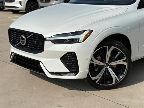 2025 Volvo XC60 B5 Ultra