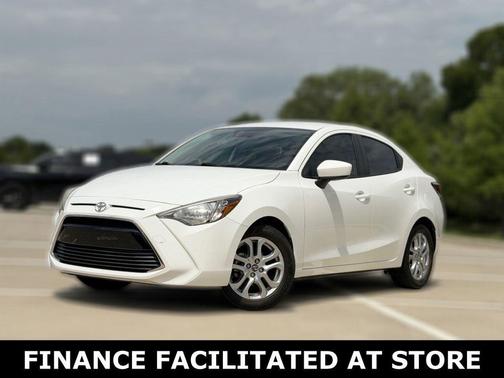 Frost 2018 Toyota Yaris iA Base
