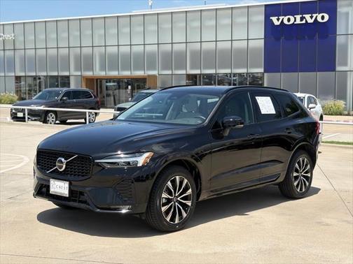 2023 Volvo XC60 B5 Plus Dark Theme