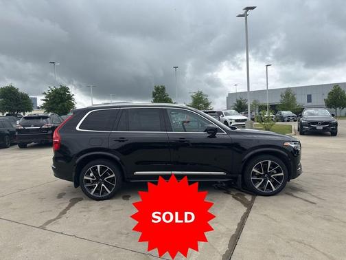 Onyx Black Metallic 2023 Volvo XC90 B6 Plus 7-Seater