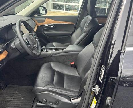 Onyx Black Metallic 2023 Volvo XC90 B6 Plus 7-Seater