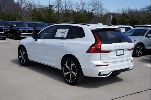 2025 Volvo XC60 B5 Ultra