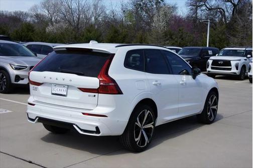 2025 Volvo XC60 B5 Ultra