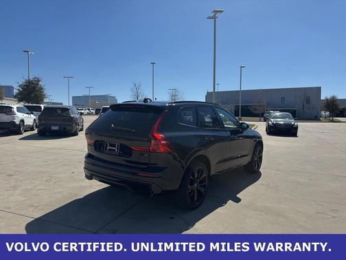 2024 Volvo XC60 Ultimate Black Edition