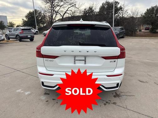 2025 Volvo XC60 B5 Plus