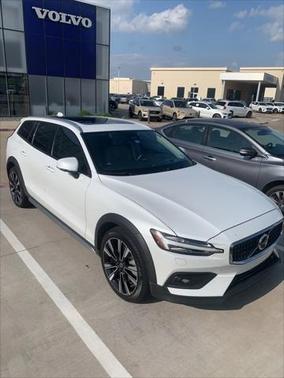 2023 Volvo V60 Cross Country Ultimate