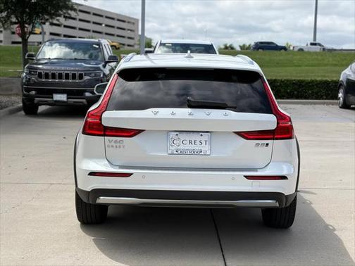 2023 Volvo V60 Cross Country Ultimate