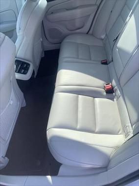 2023 Volvo V60 Cross Country Ultimate