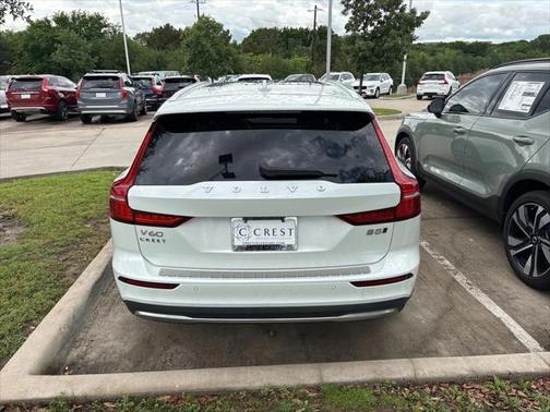 2023 Volvo V60 Cross Country Ultimate